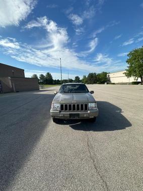 Gold 1998 Jeep Grand Cherokee Limited 4WD