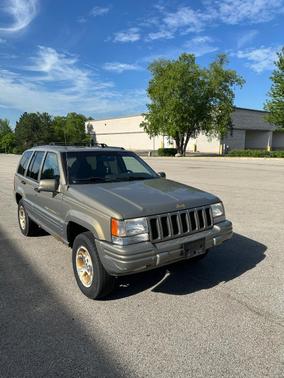 Gold 1998 Jeep Grand Cherokee Limited 4WD