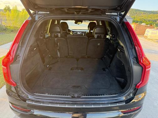 Black 2018 Volvo XC90 T6 Momentum