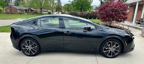 Black 2024 Toyota Prius XLE