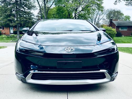 Black 2024 Toyota Prius XLE