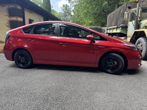 Red 2015 Toyota Prius Four