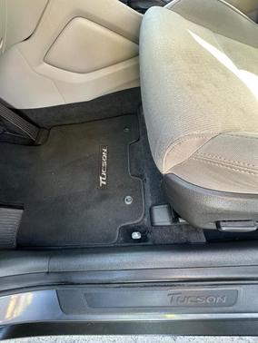 Gray 2016 Hyundai TUCSON SE