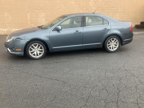 Green 2012 Ford Fusion SEL