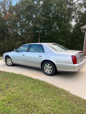 Silver 2005 Cadillac DeVille Base