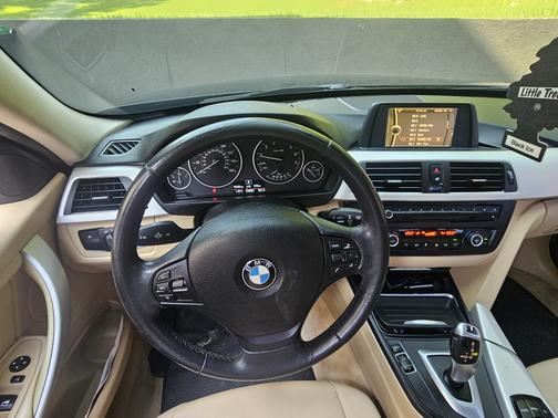 Black 2014 BMW 320 i
