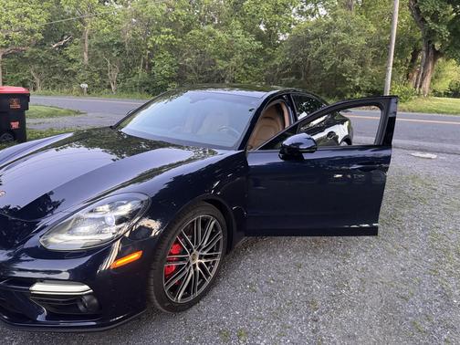 Blue 2018 Porsche Panamera Panamera Turbo