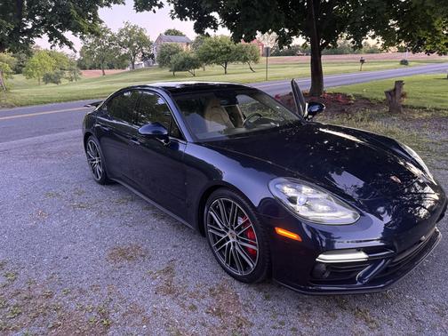 Blue 2018 Porsche Panamera Panamera Turbo