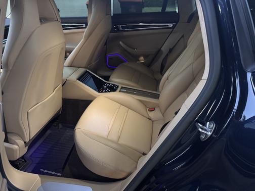 Blue 2018 Porsche Panamera Panamera Turbo