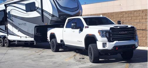 White 2022 GMC Sierra 3500 AT4