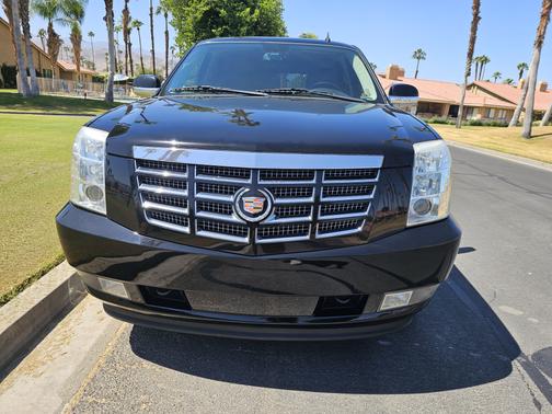2012 Cadillac Escalade Luxury