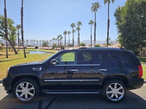 2012 Cadillac Escalade Luxury