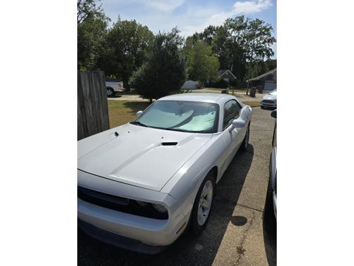 White 2012 Dodge Challenger SXT