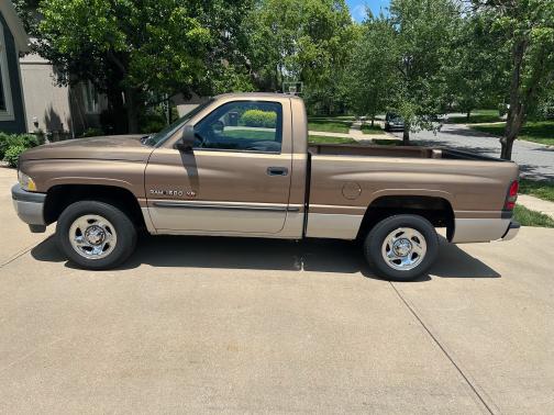 2000 Dodge Ram 1500 Base