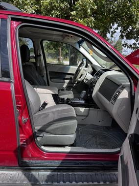Red 2010 Mazda Tribute i Grand Touring