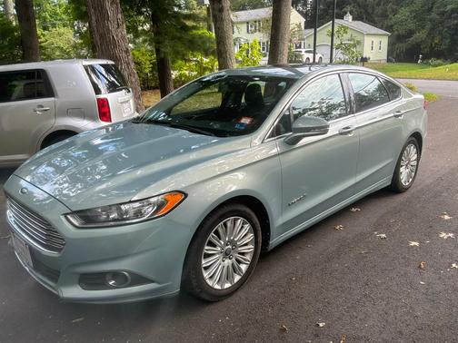 Blue 2013 Ford Fusion Hybrid SE Hybrid