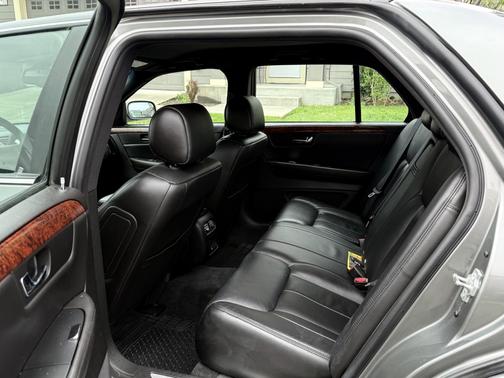 2007 Cadillac DTS Base