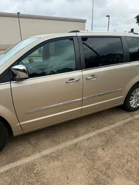 Silver 2014 Chrysler Town & Country Limited