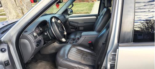 2002 Mercury Mountaineer Base
