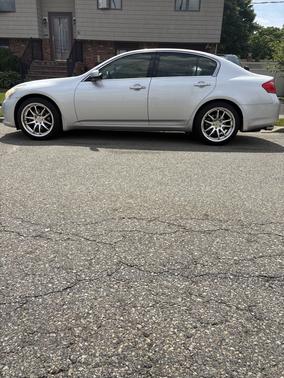 Silver 2010 INFINITI G37 x