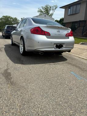 Silver 2010 INFINITI G37 x