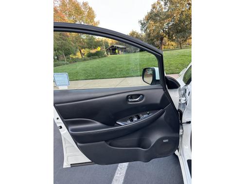 2017 Nissan Leaf SL