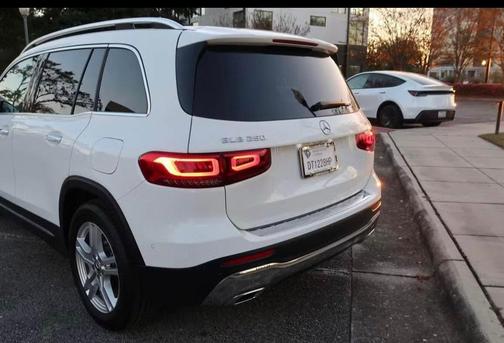 White 2022 Mercedes-Benz GLB 250 4MATIC