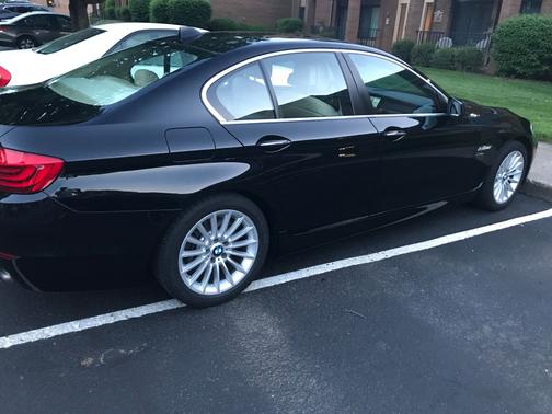 Photo 3 of 12 of 2011 BMW 535 i xDrive
