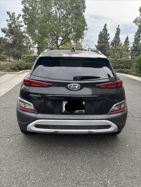 Black 2022 Hyundai KONA SEL