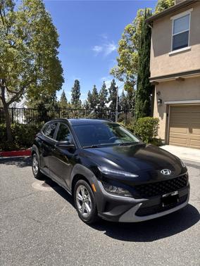 Black 2022 Hyundai KONA SEL