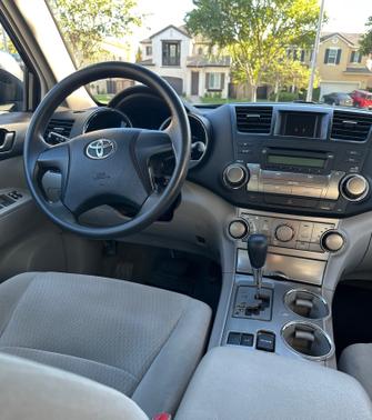 2010 Toyota Highlander Base
