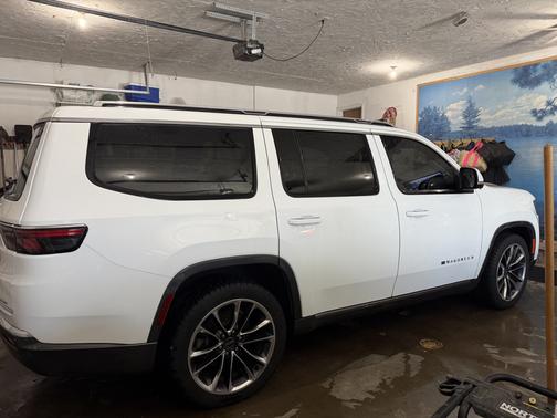 2022 Jeep Wagoneer Series III