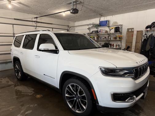 2022 Jeep Wagoneer Series III