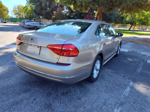 2016 Volkswagen Passat 1.8T S