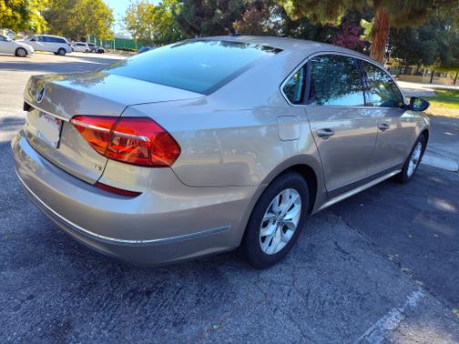 2016 Volkswagen Passat 1.8T S