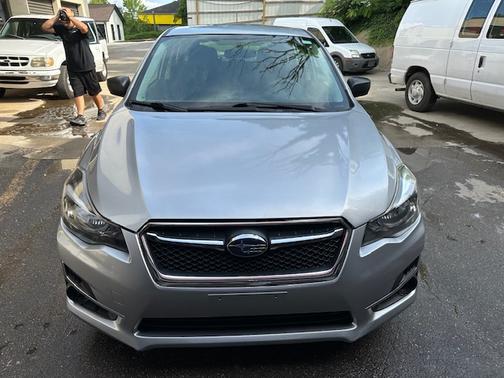 2016 Subaru Impreza 2.0i
