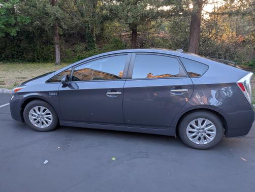 2015 Toyota Prius Plug-in Base