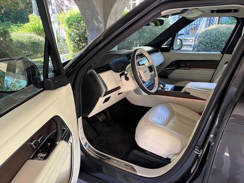 2025 Land Rover Range Rover P400 SE SWB