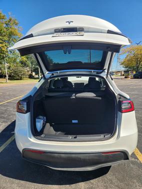 White 2023 Tesla Model Y Long Range