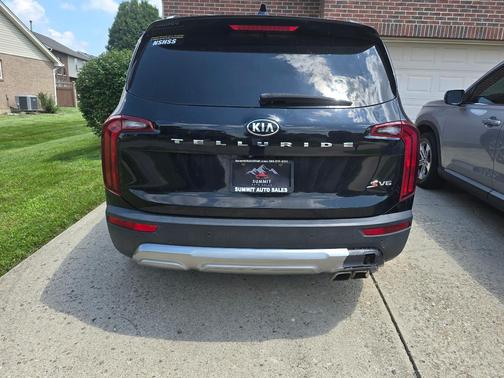 Black 2020 Kia Telluride S