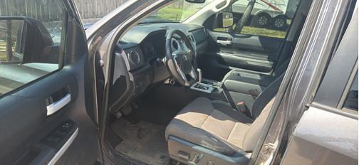 2014 Toyota Tundra SR5