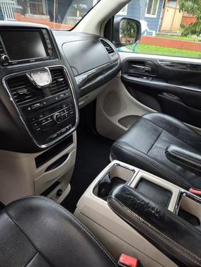 2014 Chrysler Town & Country Touring
