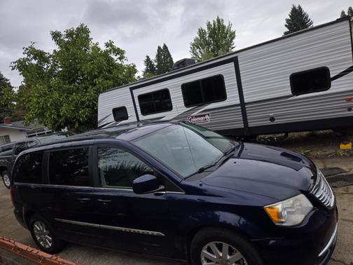 2014 Chrysler Town & Country Touring
