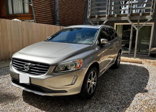 Gold 2014 Volvo XC60 T6 R-Design Premier Plus