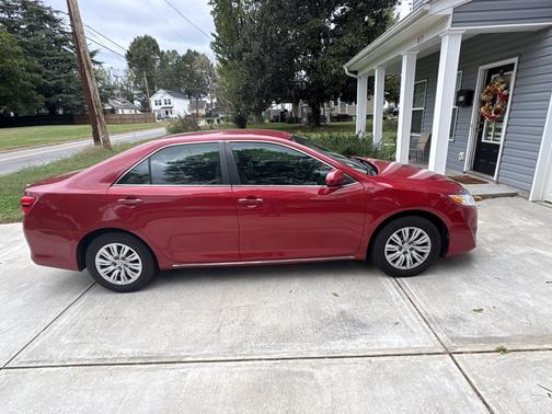 2014 Toyota Camry LE