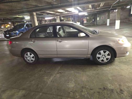 2003 Toyota Corolla LE