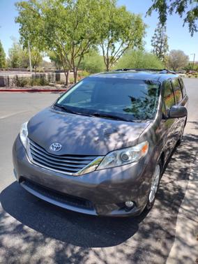 2012 Toyota Sienna XLE