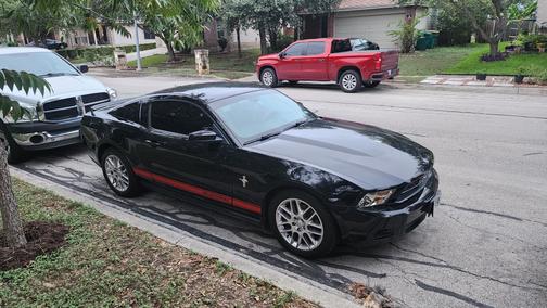 Black 2012 Ford Mustang V6
