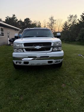 2004 Chevrolet Silverado 2500 LS H/D Crew Cab