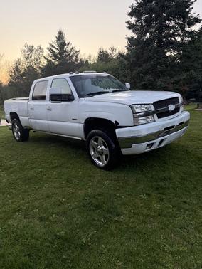 2004 Chevrolet Silverado 2500 LS H/D Crew Cab